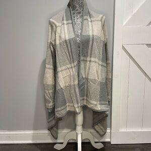 Merona Gray and Cream Plaid Poncho